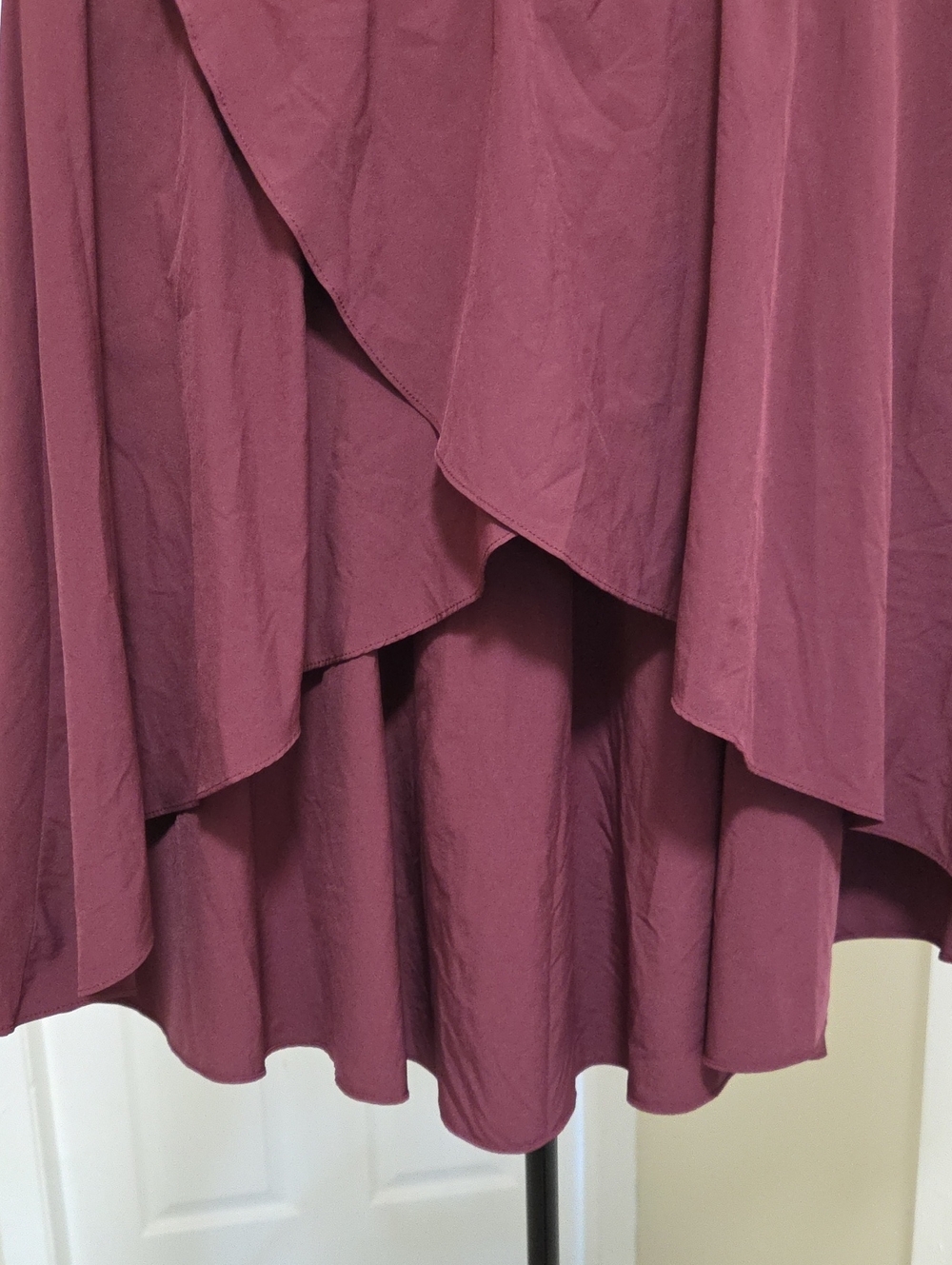 HALARA Burgundy High-Low Ruffle Wrap Skirt Flowy Asymmetrical Midi Skirt - Picture 4 of 7